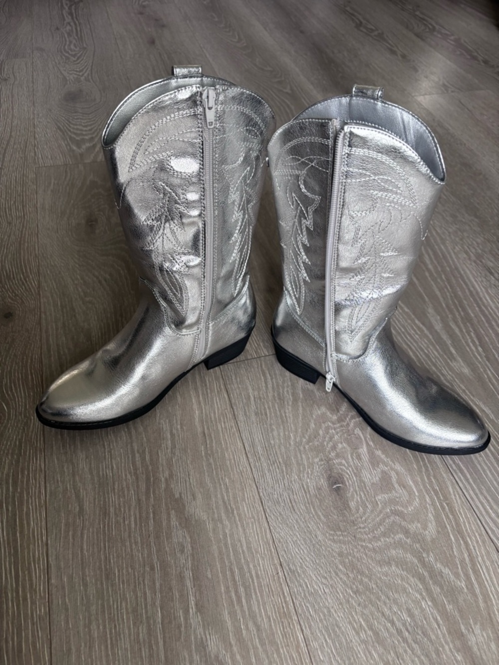 Madden NYC Metallic Silver Western Mid-Calf Boots Women 5 festival Nashville - Picture 4 of 8